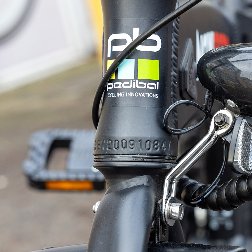 Pedibal Navigata CitE - Black 'Nearly New' with 3 miles - DVSA Certified Throttle