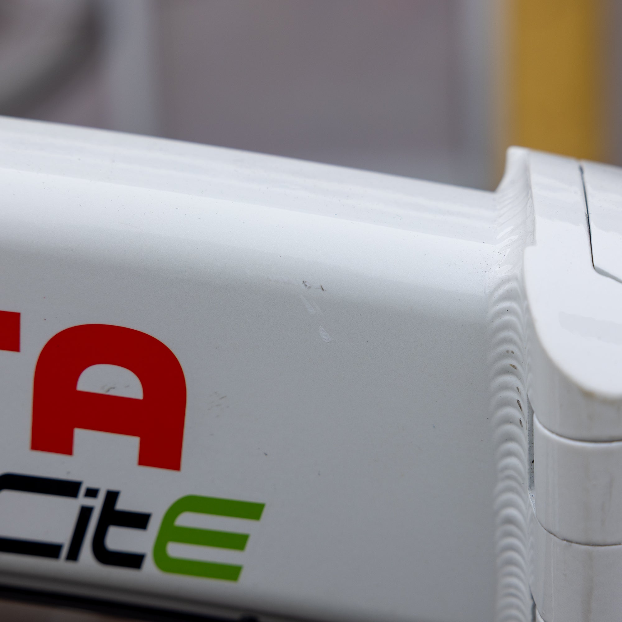 Pedibal Navigata CitE - White 'Refurbished' with 550 miles - DVSA Certified Throttle