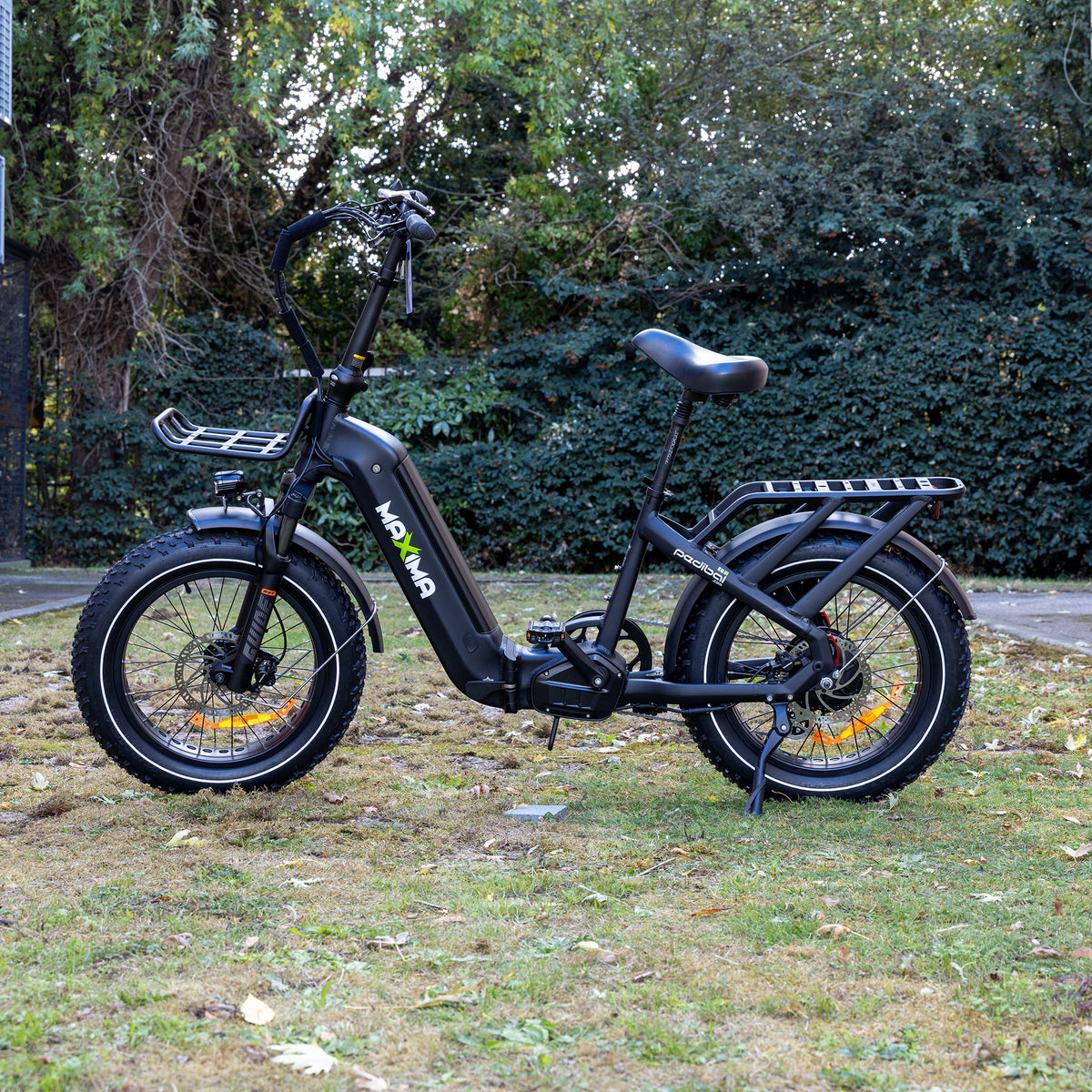 Pedibal Maxima (Fold) - NEARLY NEW - 4 miles - DVSA THROTTLE APPROVED