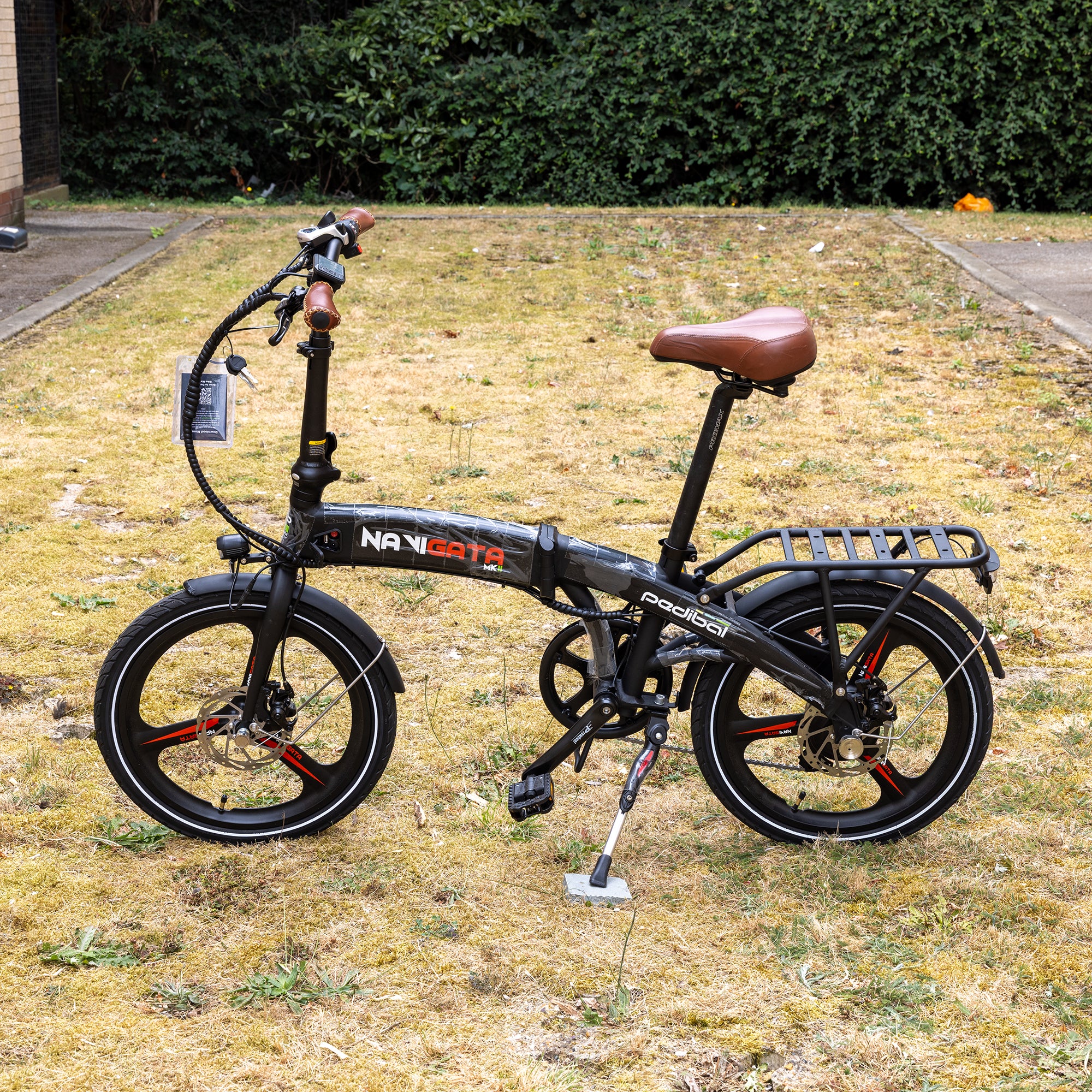 Pedibal Navigata MKII - Black 'Nearly New' with 2 miles - DVSA Certified Throttle