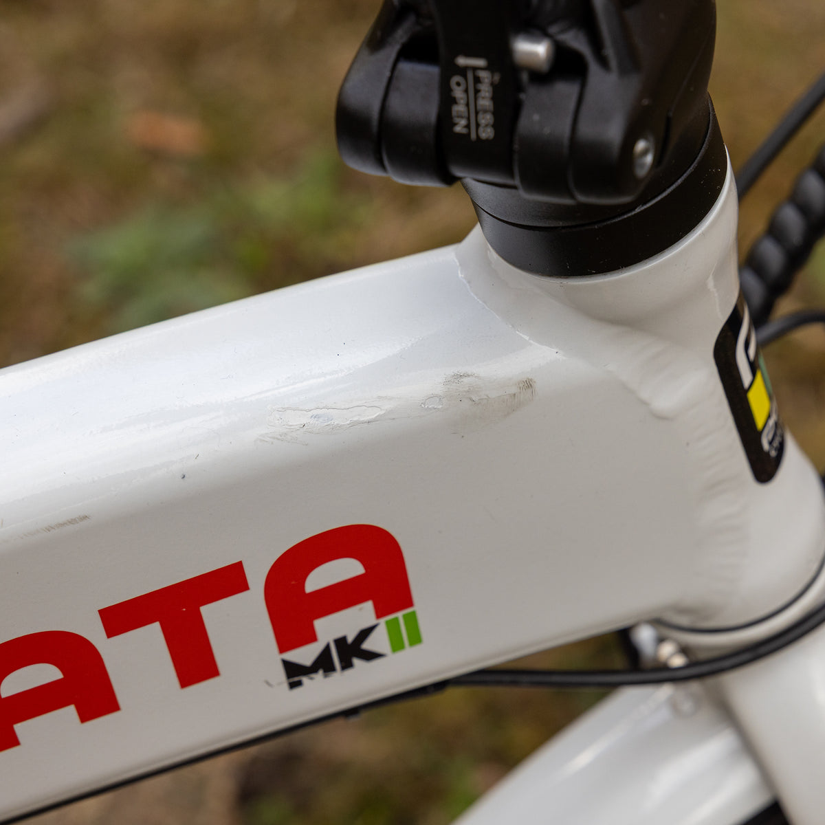 Pedibal Navigata MKII - White 'Refurbished' with 85 miles - Pedal Assist (no throttle)
